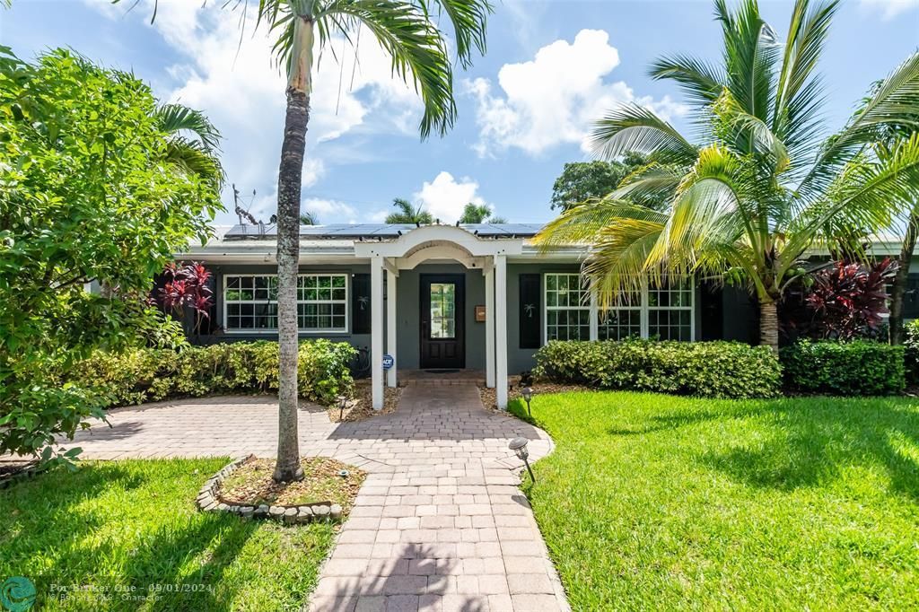 For Sale: $1,390,000 (4 beds, 2 baths, 2645 Square Feet)