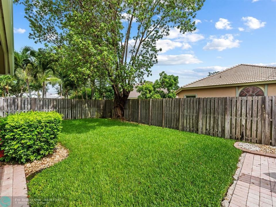 Active With Contract: $997,000 (4 beds, 3 baths, 3051 Square Feet)