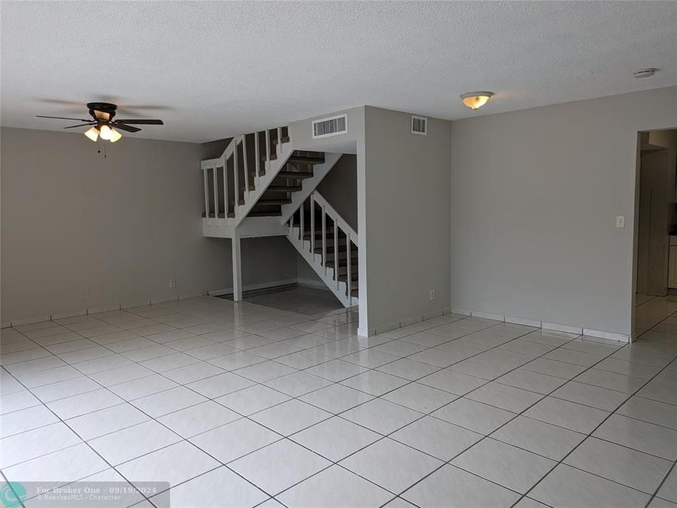 For Rent: $2,400 (3 beds, 2 baths, 0 Square Feet)