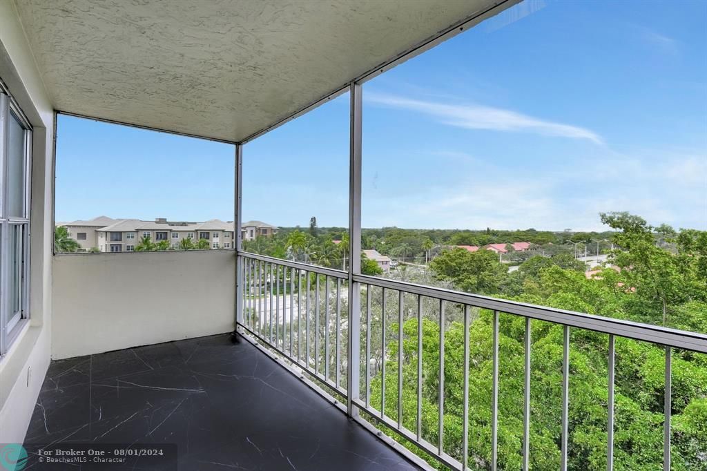 For Sale: $280,000 (2 beds, 2 baths, 1350 Square Feet)