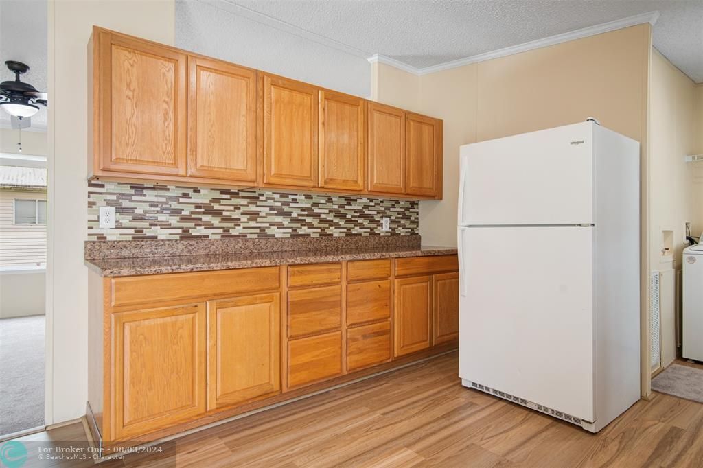 For Rent: $2,800 (3 beds, 2 baths, 1255 Square Feet)