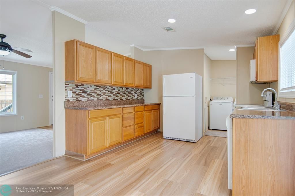 For Rent: $2,800 (3 beds, 2 baths, 1255 Square Feet)