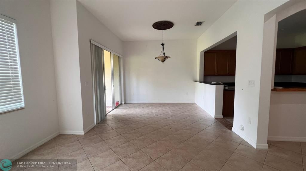 Recently Rented: $4,100 (4 beds, 2 baths, 2479 Square Feet)