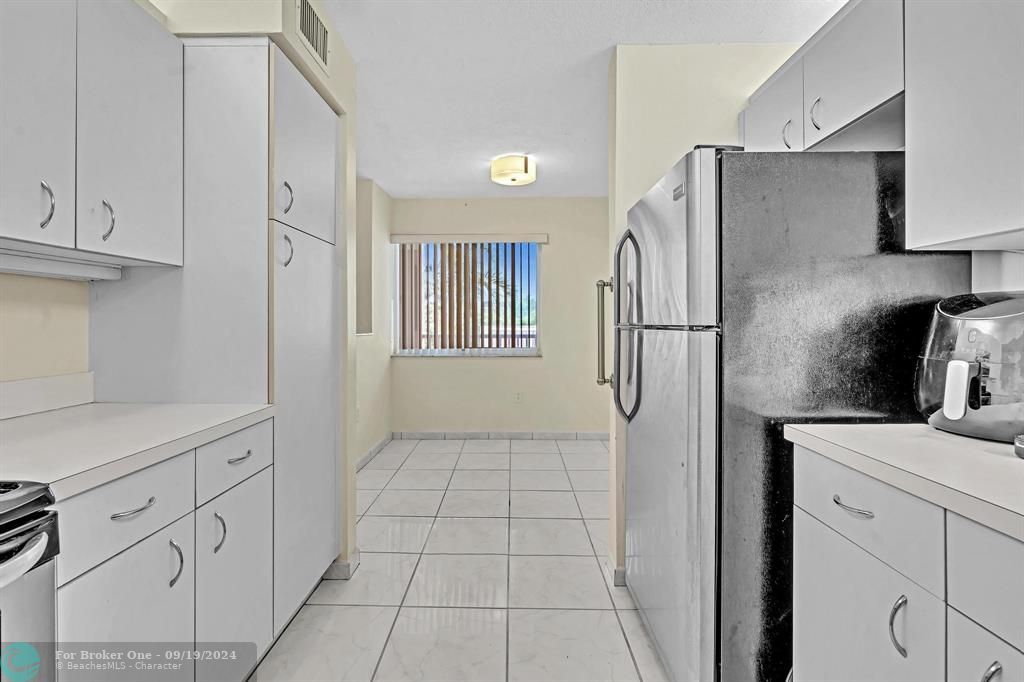 For Sale: $189,000 (2 beds, 2 baths, 1215 Square Feet)