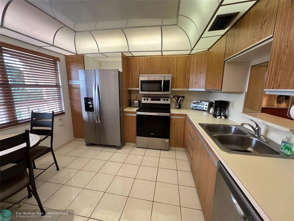 For Sale: $139,000 (2 beds, 2 baths, 1200 Square Feet)