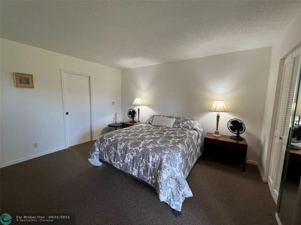 For Sale: $139,000 (2 beds, 2 baths, 1200 Square Feet)