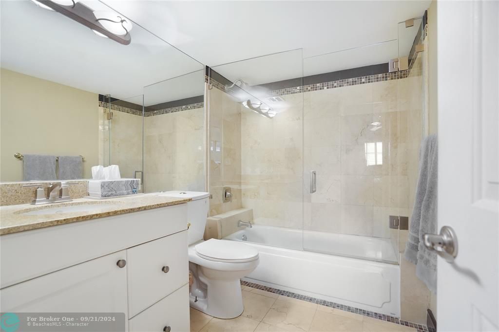 For Sale: $375,000 (2 beds, 2 baths, 1180 Square Feet)