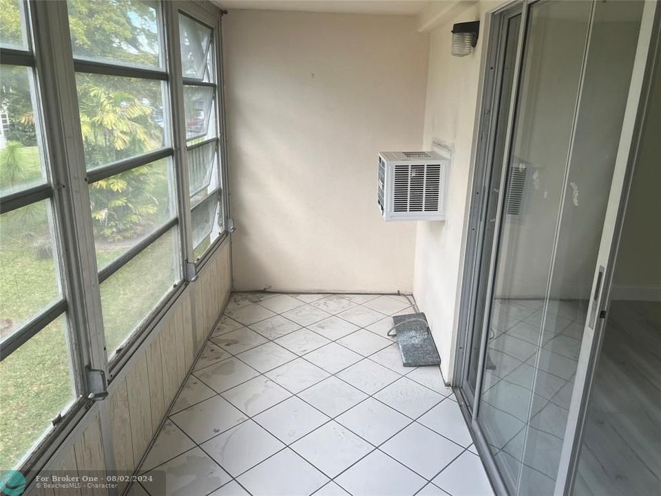 For Sale: $116,000 (1 beds, 1 baths, 600 Square Feet)