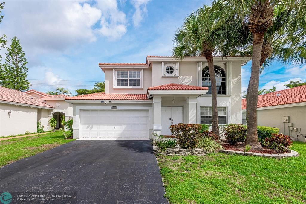 For Sale: $598,500 (3 beds, 2 baths, 1636 Square Feet)