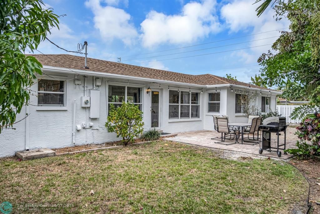 For Sale: $599,900 (4 beds, 2 baths, 1876 Square Feet)