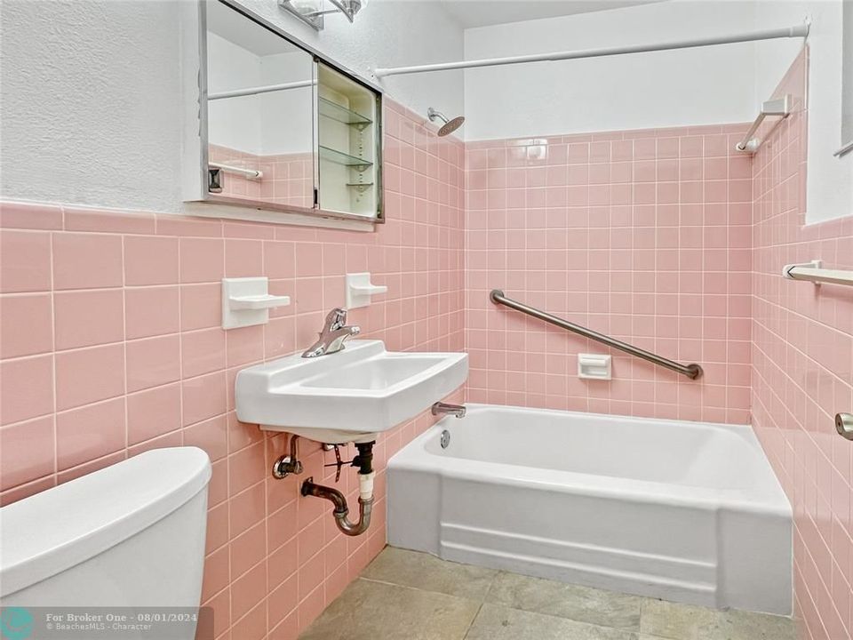 В аренду: $2,500 (2 спален, 2 ванн, 1394 Квадратных фут)