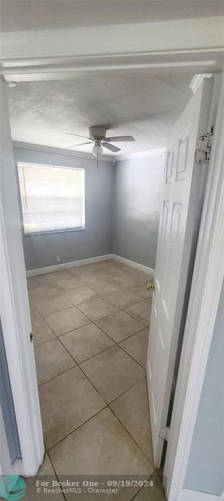 For Rent: $2,400 (3 beds, 2 baths, 1079 Square Feet)