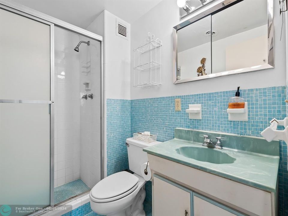 For Sale: $475,000 (2 beds, 2 baths, 1155 Square Feet)