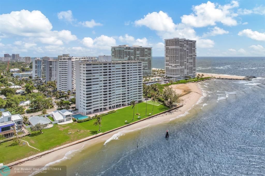 For Sale: $810,000 (3 beds, 2 baths, 1920 Square Feet)