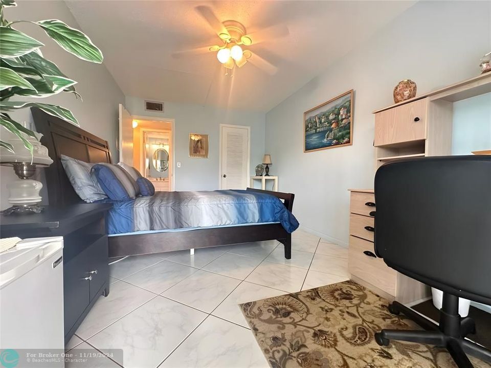 For Sale: $145,000 (2 beds, 1 baths, 881 Square Feet)