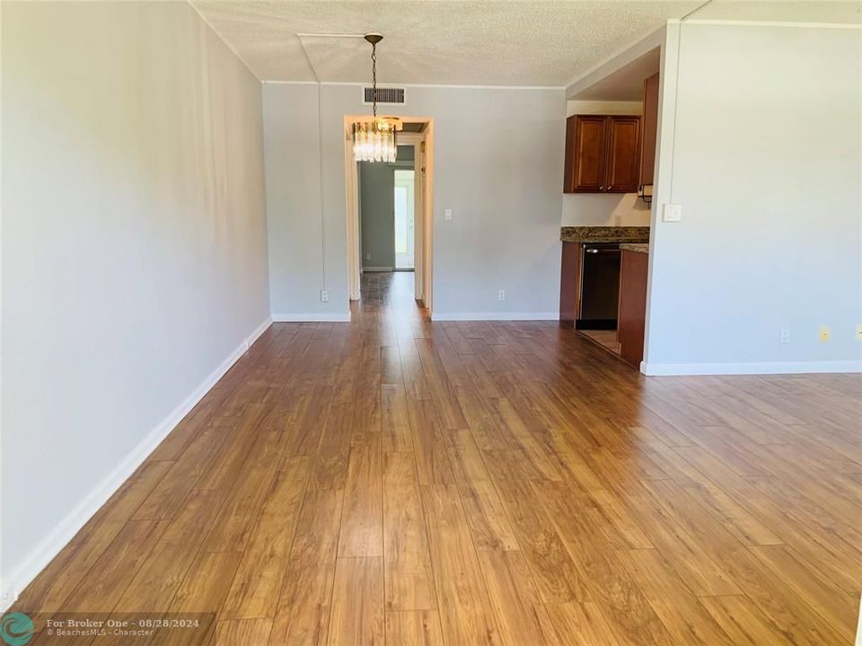 Recently Rented: $1,625 (1 beds, 1 baths, 752 Square Feet)