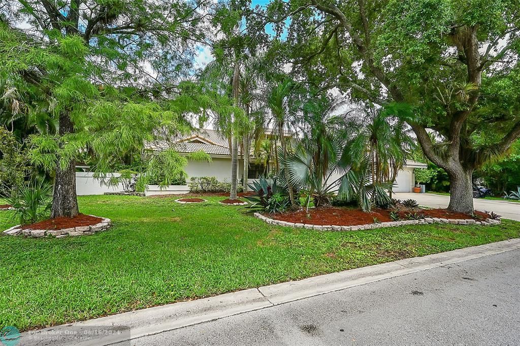 Recently Sold: $815,000 (4 beds, 2 baths, 2843 Square Feet)