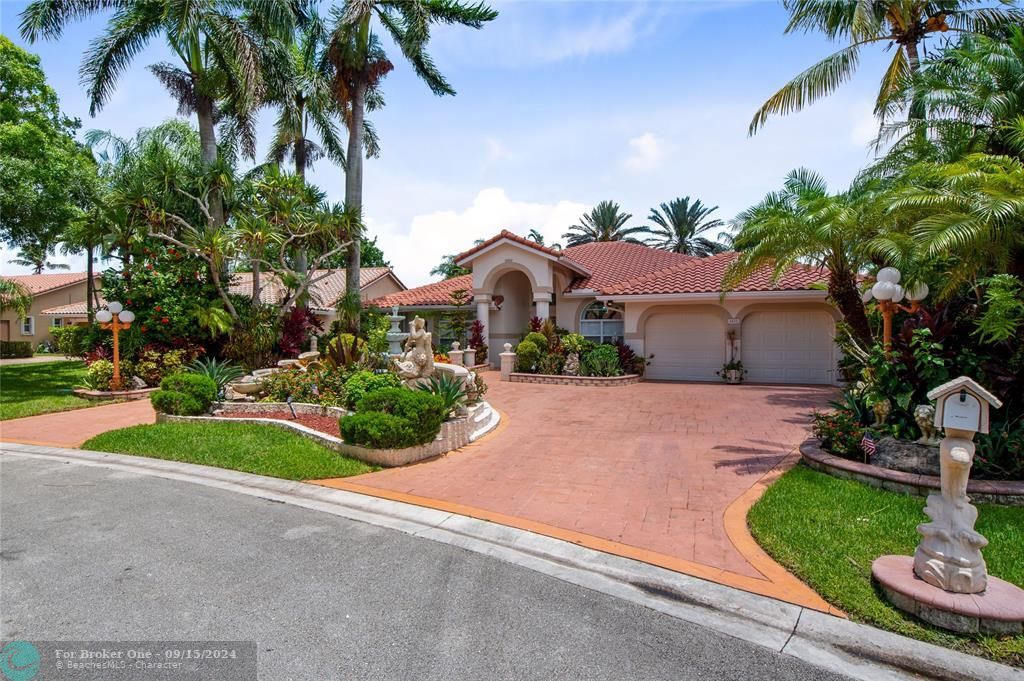 Active With Contract: $899,900 (5 beds, 3 baths, 3058 Square Feet)