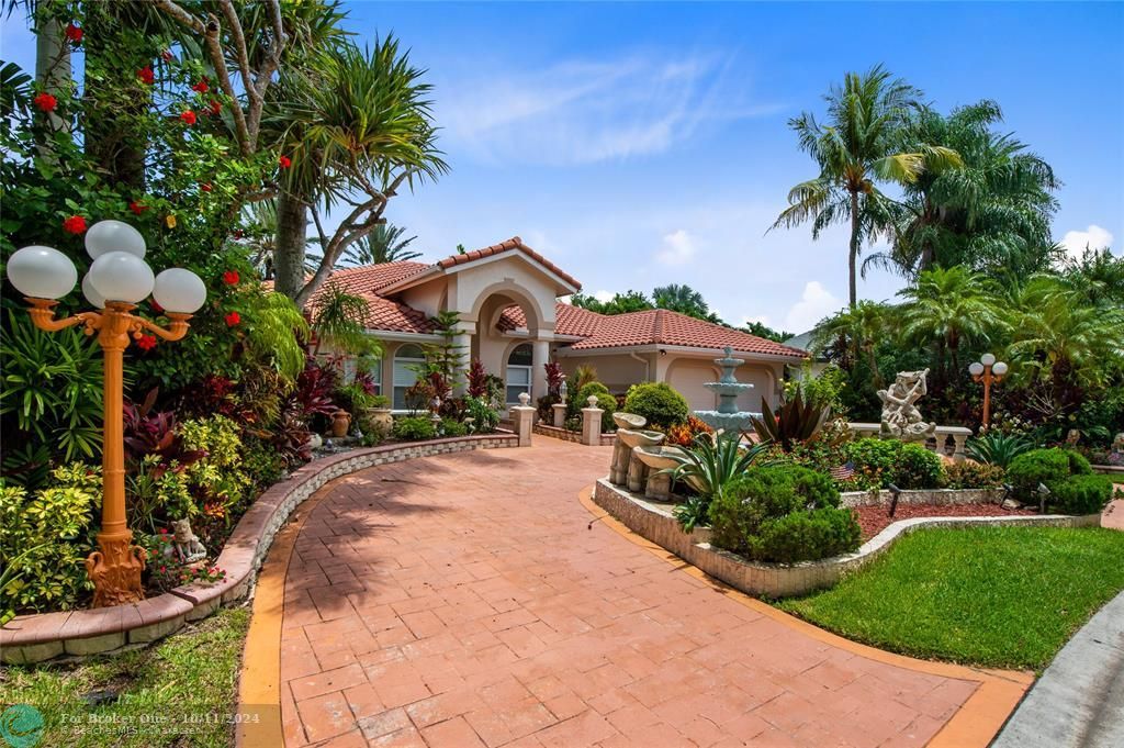 Active With Contract: $899,900 (5 beds, 3 baths, 3058 Square Feet)