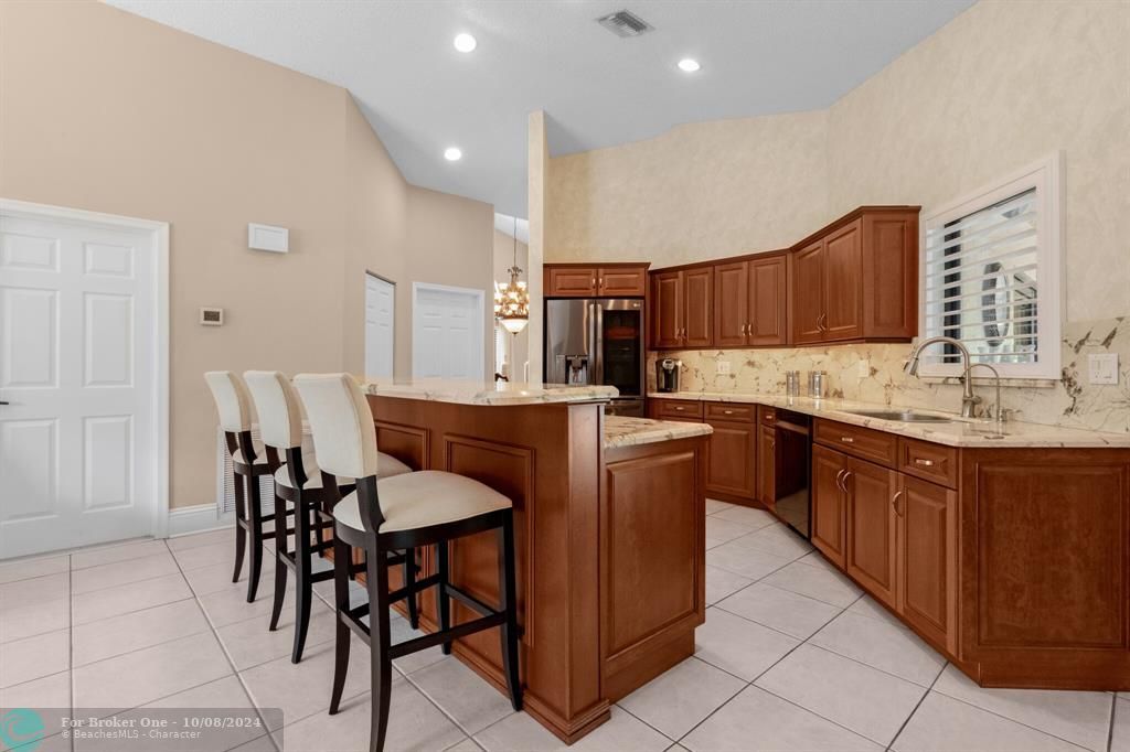 Recently Sold: $925,000 (4 beds, 2 baths, 2102 Square Feet)