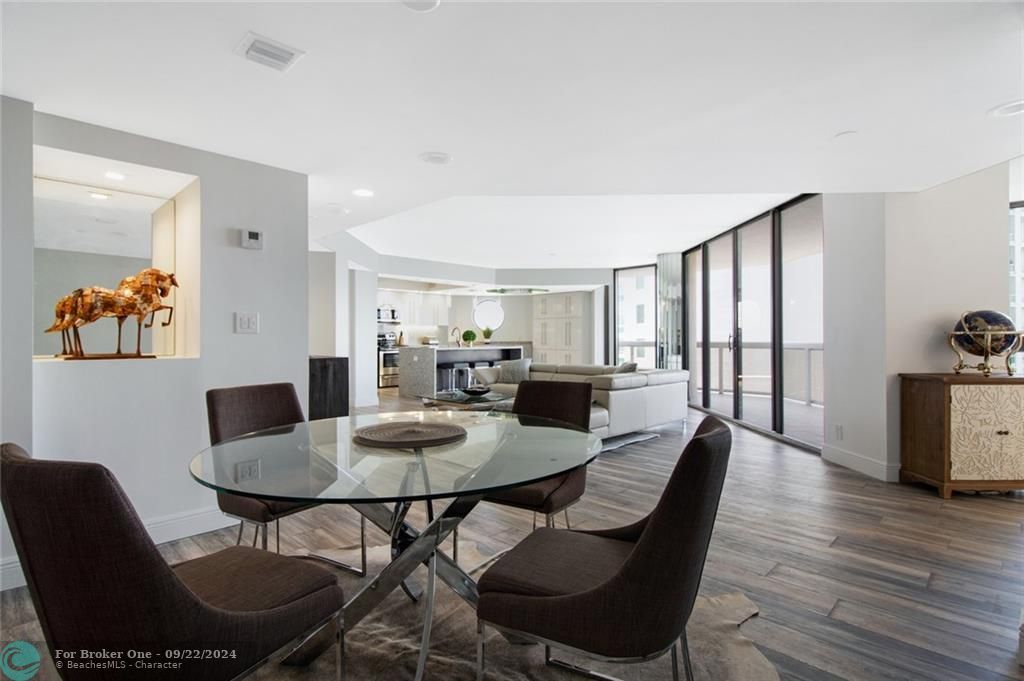 Recently Sold: $850,000 (2 beds, 2 baths, 2470 Square Feet)