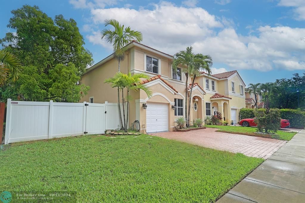 For Sale: $540,000 (4 beds, 2 baths, 2032 Square Feet)