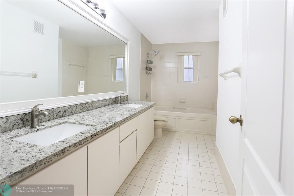 Active With Contract: $540,000 (4 beds, 2 baths, 2032 Square Feet)