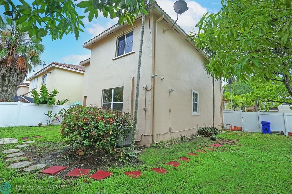 Active With Contract: $540,000 (4 beds, 2 baths, 2032 Square Feet)