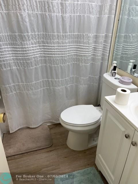 For Rent: $2,300 (1 beds, 1 baths, 593 Square Feet)