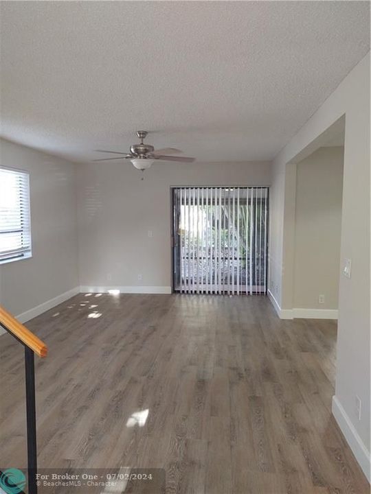 For Rent: $2,300 (2 beds, 2 baths, 1054 Square Feet)