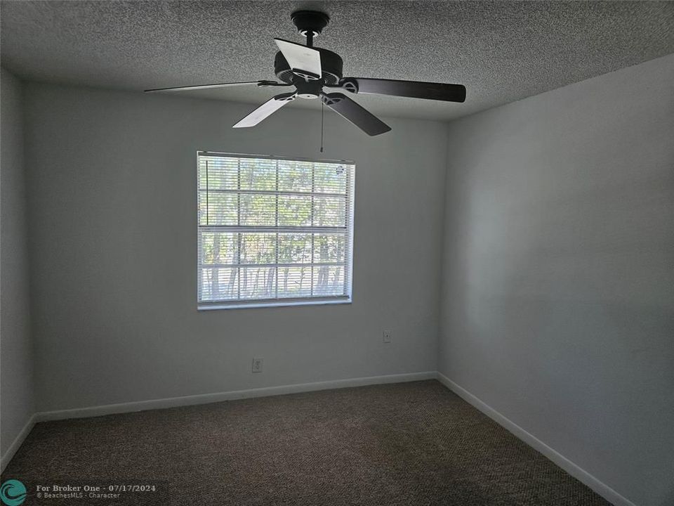 For Rent: $1,950 (2 beds, 2 baths, 912 Square Feet)