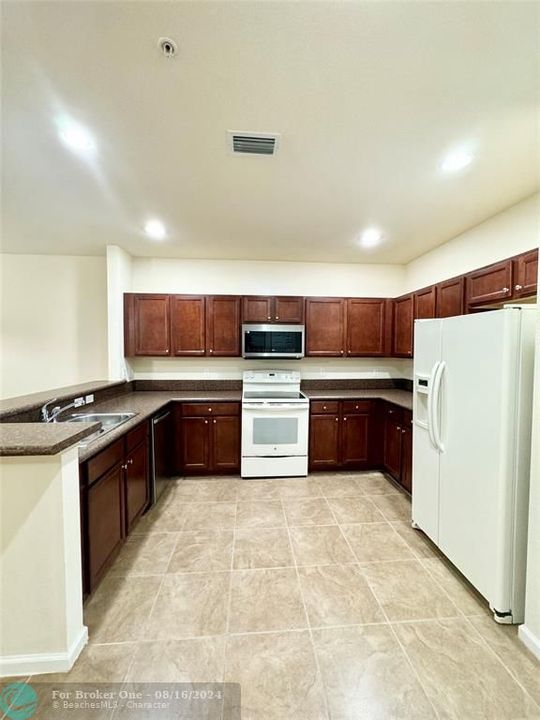 For Rent: $3,200 (3 beds, 2 baths, 1768 Square Feet)