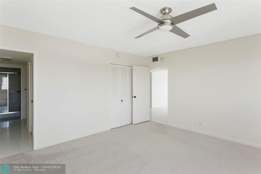 For Rent: $2,850 (1 beds, 1 baths, 1214 Square Feet)