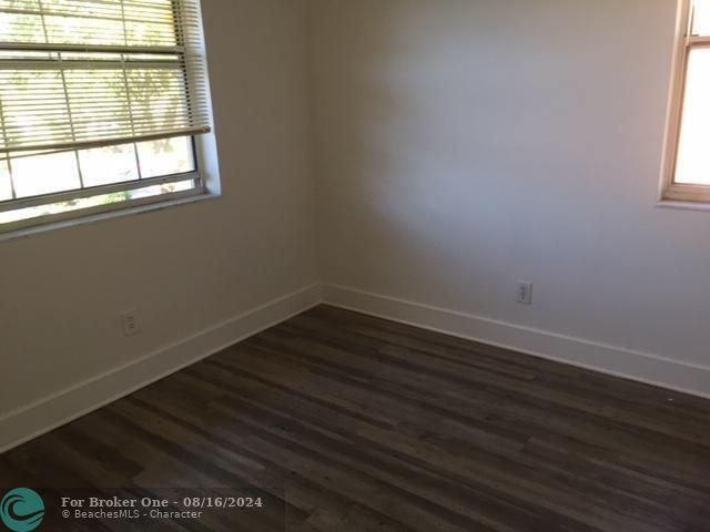 For Rent: $2,000 (2 beds, 2 baths, 914 Square Feet)