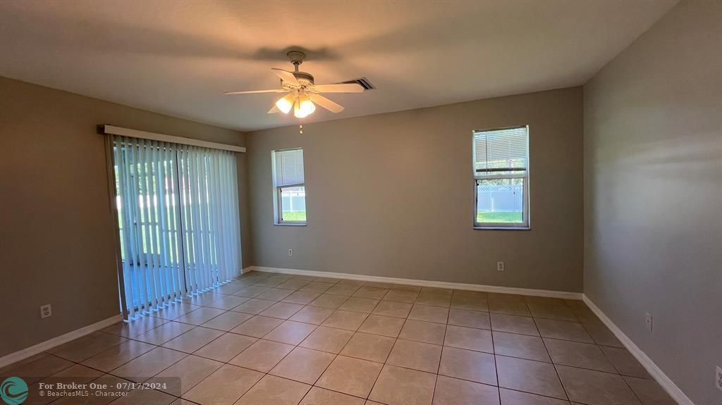 For Rent: $2,500 (3 beds, 2 baths, 1252 Square Feet)