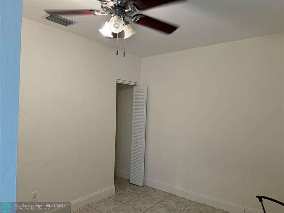 For Sale: $449,000 (2 beds, 1 baths, 1136 Square Feet)