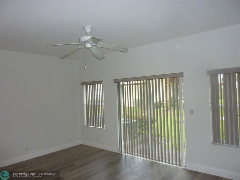 For Rent: $2,375 (2 beds, 2 baths, 1574 Square Feet)