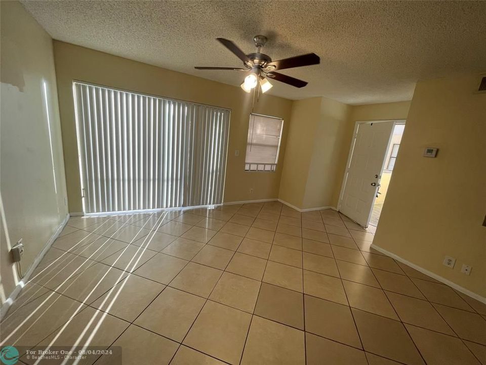 For Rent: $1,850 (2 beds, 2 baths, 1024 Square Feet)