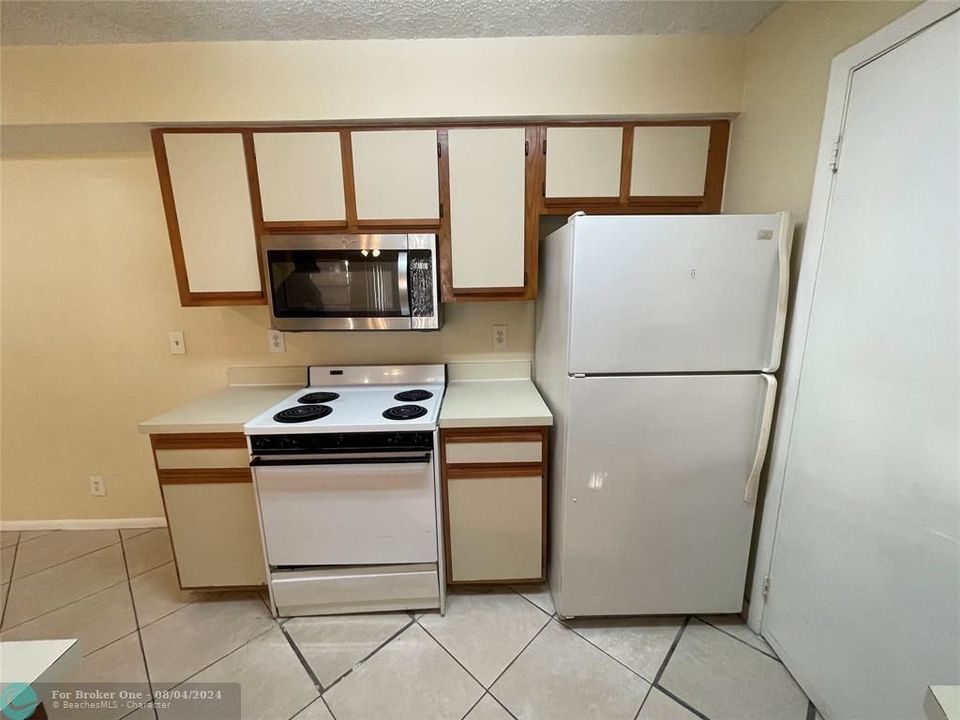 For Rent: $2,070 (2 beds, 2 baths, 1024 Square Feet)