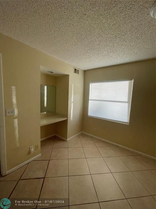 For Rent: $2,070 (2 beds, 2 baths, 1024 Square Feet)