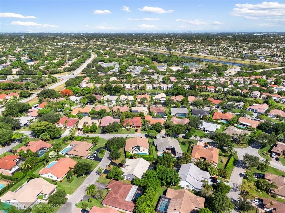 For Sale: $799,900 (4 beds, 2 baths, 2193 Square Feet)