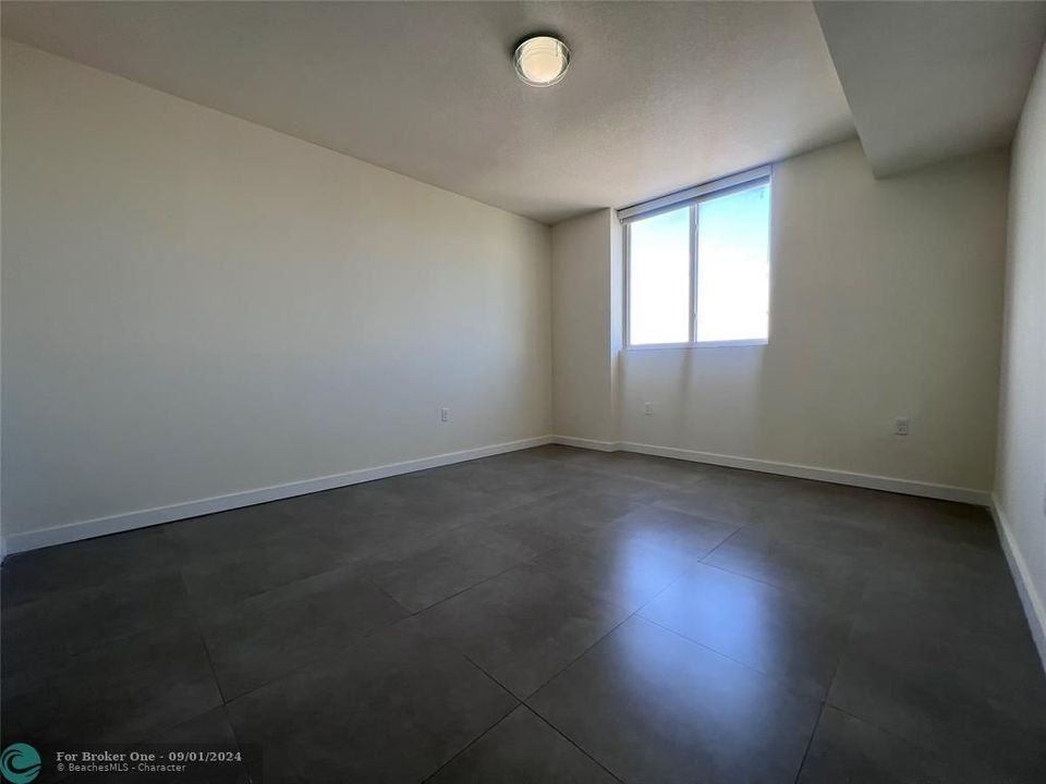 For Rent: $2,525 (1 beds, 1 baths, 874 Square Feet)