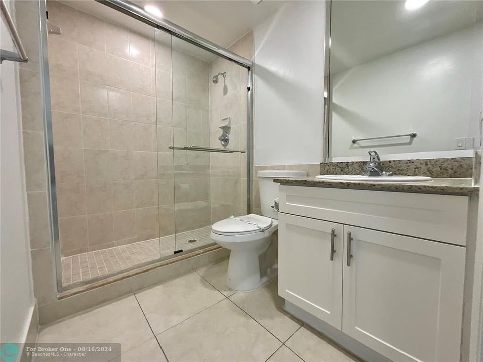 For Rent: $3,002 (2 beds, 2 baths, 1077 Square Feet)