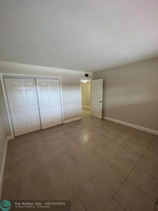 For Rent: $2,200 (2 beds, 1 baths, 840 Square Feet)