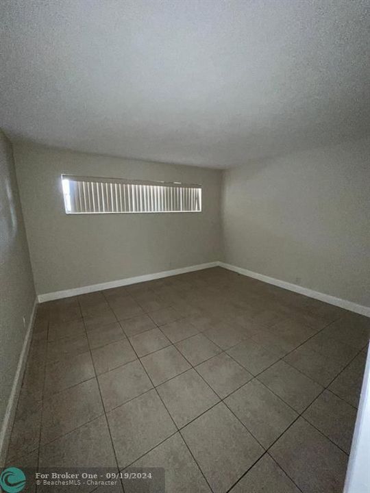 For Rent: $2,200 (2 beds, 1 baths, 840 Square Feet)