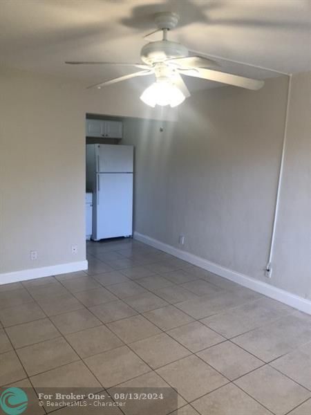 Active With Contract: $2,150 (2 beds, 1 baths, 840 Square Feet)