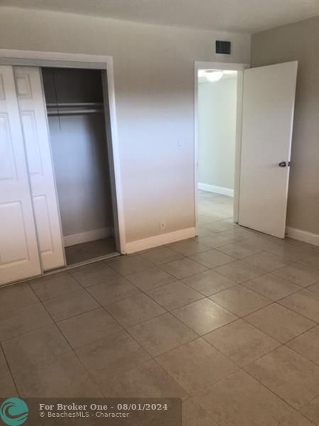 Active With Contract: $2,150 (2 beds, 1 baths, 840 Square Feet)