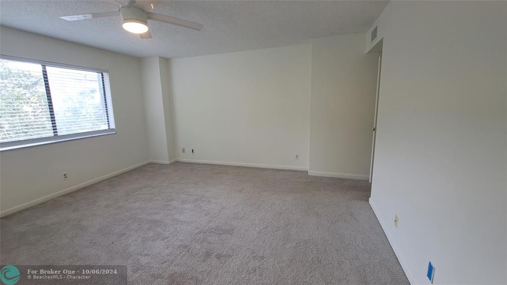 For Sale: $190,000 (2 beds, 2 baths, 1350 Square Feet)