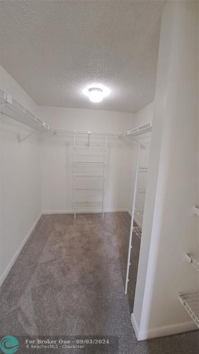 For Sale: $190,000 (2 beds, 2 baths, 1350 Square Feet)