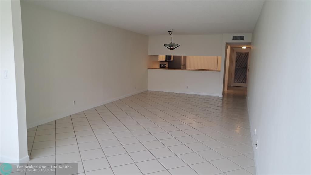 For Sale: $190,000 (2 beds, 2 baths, 1350 Square Feet)